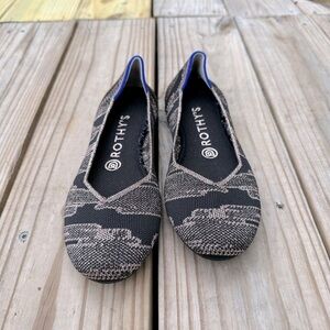 Rothys Golden Shimmer The Flat Round Toe Shoes Size 7.5